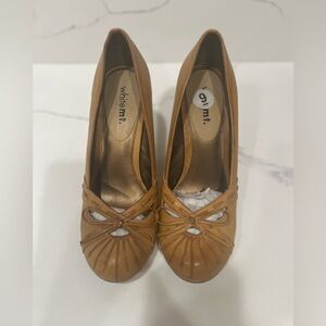 Tan Leather Heels with Pleated Toe Design